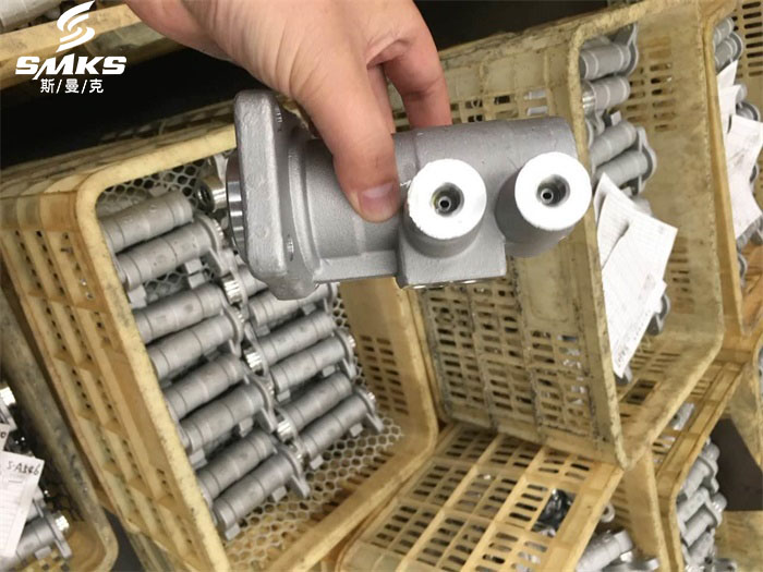 磨粒<a href='http://icam-sec.com' target='_blank'><u>流體拋光機</u></a>為汽車零部件去毛刺和表面處理加工